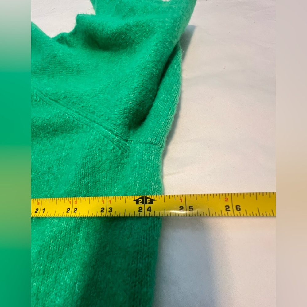 Torrid Plus Women’s Green Crew Neck Long Sleeves Sweater Size 2 - Picture 8 of 11